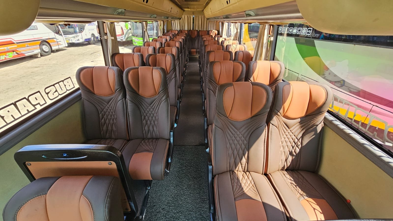 Medium Bus Pariwisata 2